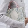 Túi Xách Mini Dior Book Tote Multicolor Dior Oblique Pastel Embroidery and White Dior Médaillon JJT255 2026 Túi Xách Mini Dior Book Tote Multicolor Dior Oblique Pastel Embroidery and White Dior Médaillon JJT255 2026