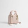 Túi Xách Đeo Chéo Mini Lady Dior Bag Powder Pink Patent Cannage Calfskin JTT029 2026 Túi Xách Đeo Chéo Mini Lady Dior Bag Powder Pink Patent Cannage Calfskin JTT029 2026