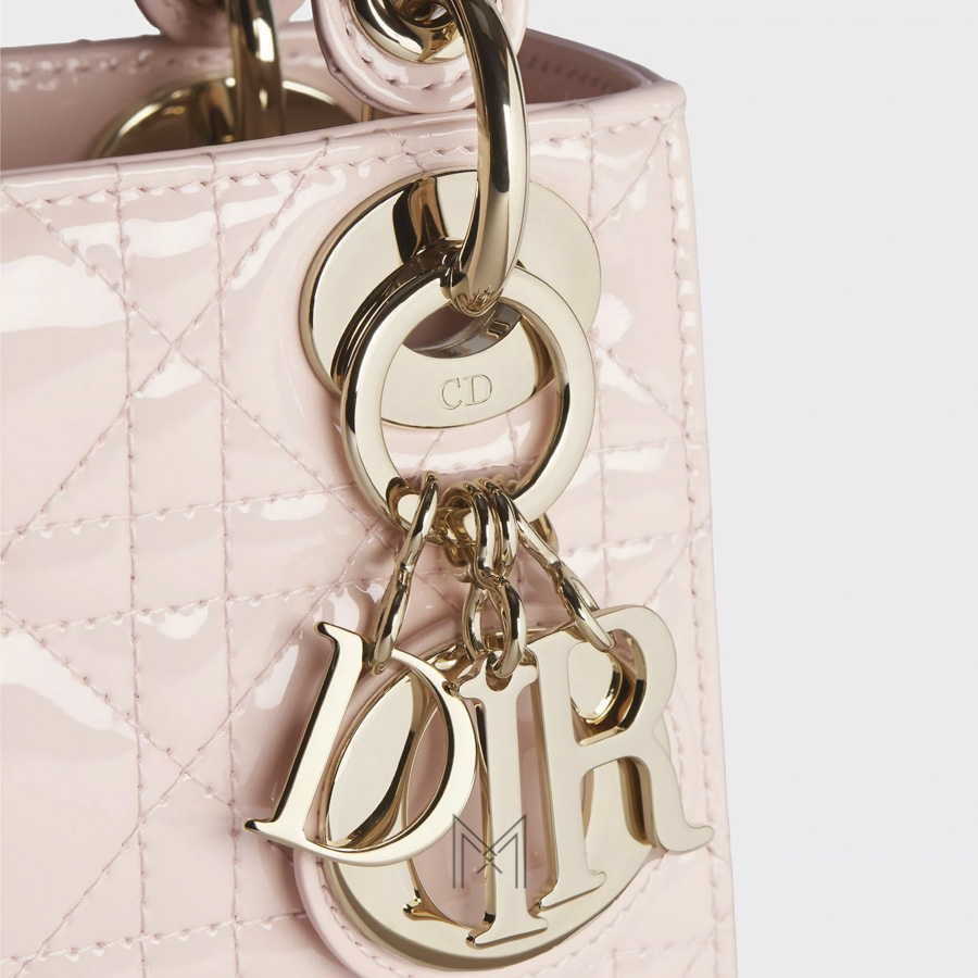 Túi Xách Đeo Chéo Mini Lady Dior Bag Powder Pink Patent Cannage Calfskin JTT029 2026 Túi Xách Đeo Chéo Mini Lady Dior Bag Powder Pink Patent Cannage Calfskin JTT029 2026