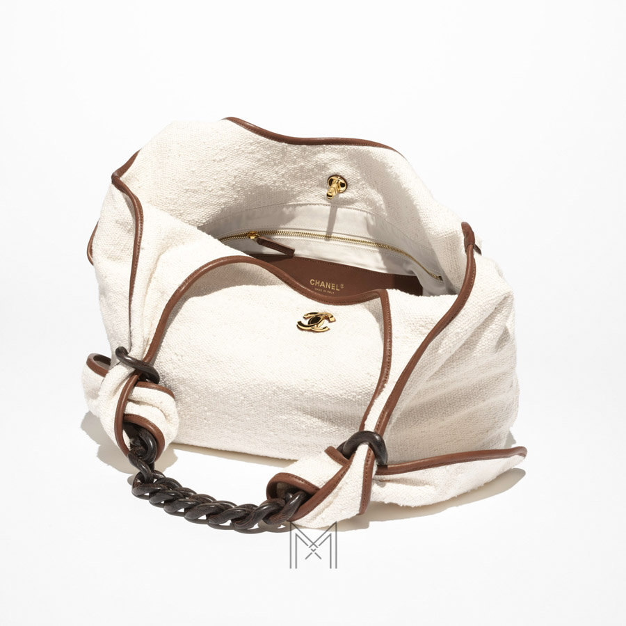 Túi xách Hobo maxi CHANEL Coco Beach màu trắng chính hãng MCN55 2026 Túi xách Hobo maxi CHANEL Coco Beach màu trắng chính hãng MCN55 2026