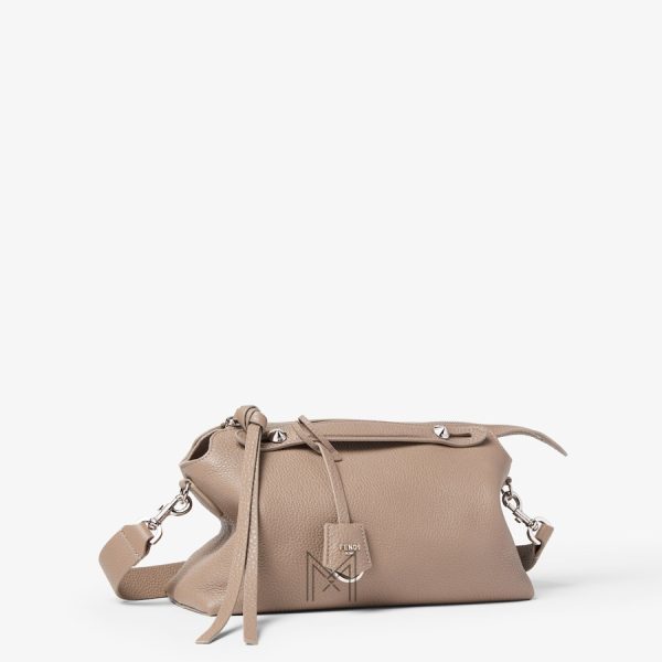 Túi xách da Fendi By The Way Soft Medium màu be MHH040