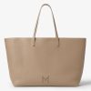 Túi xách tote Fendi Medium Roll màu be da hạt authentic MHH038 2026