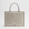 Túi Xách Medium Dior Book Tote Beige Embroidery and White Woven Grosgrain Ribbon JJT272 2026 Túi Xách Medium Dior Book Tote Beige Embroidery and White Woven Grosgrain Ribbon JJT272 2026