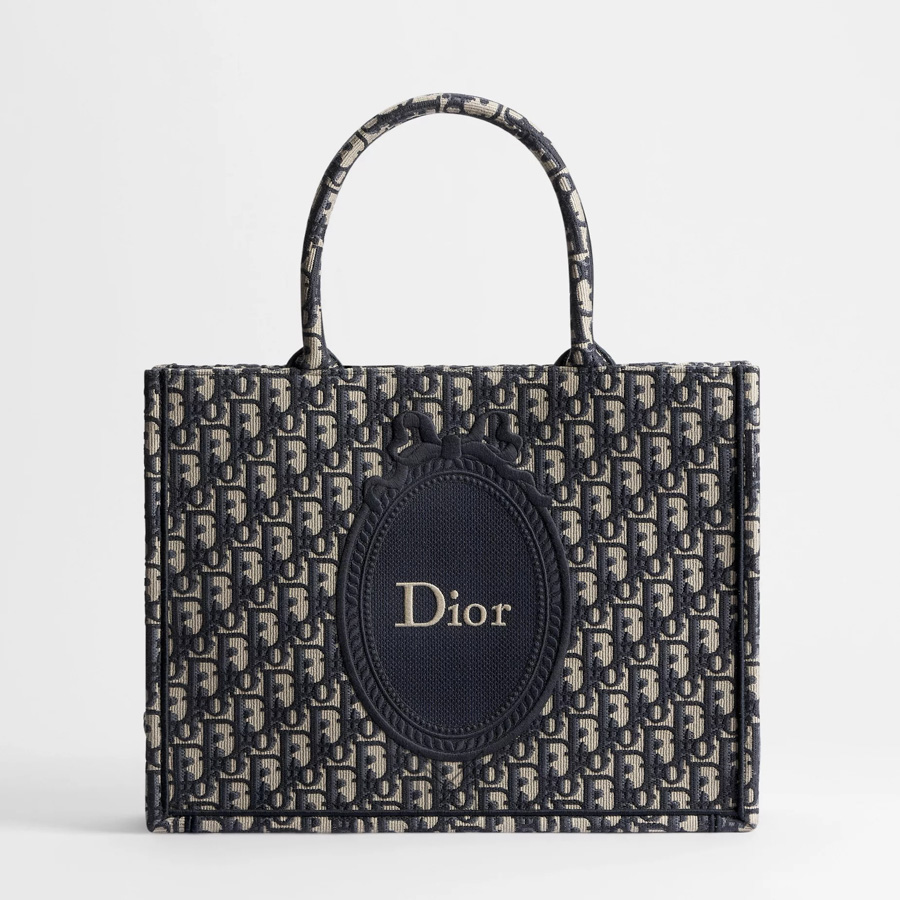 Túi Xách Đeo Chéo Medium Dior Book Tote Blue Dior Oblique Jacquard JJT268 2026 Túi Xách Đeo Chéo Medium Dior Book Tote Blue Dior Oblique Jacquard JJT268 2026
