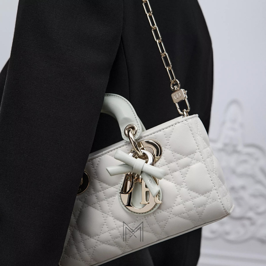 Túi Xách Đeo Chéo Mini Lady D-Joy Bag Two-Tone Latte and Soupir Green Cannage Lambskin JTT281 2026 Túi Xách Đeo Chéo Mini Lady D-Joy Bag Two-Tone Latte and Soupir Green Cannage Lambskin JTT281 2026