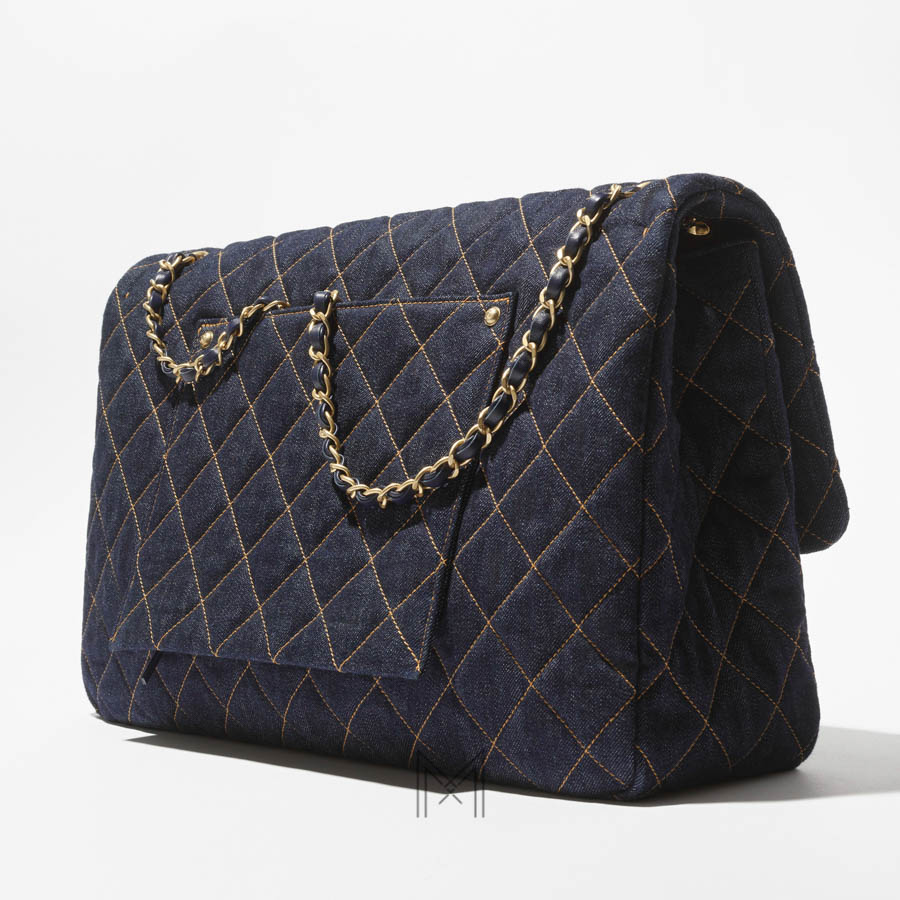 Túi xách đeo chéo Chanel màu xanh denim chính hãng MCN64 2026 Túi xách đeo chéo Chanel màu xanh denim chính hãng MCN64 2026