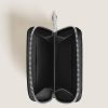 Ví Montblanc ngắn khóa kéo màu đen da sần chính hãng MHVM033 2026