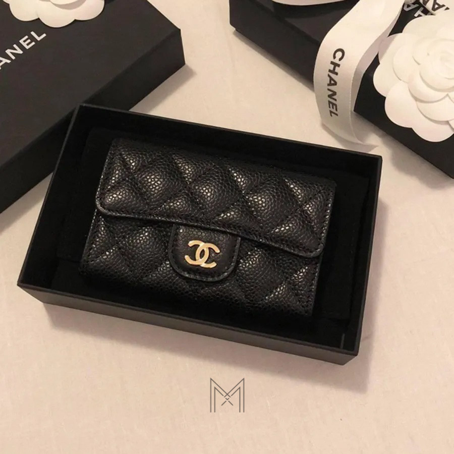 Ví da Chanel màu đen logo CC màu vàng chính hãng MHV10 2026 Ví da Chanel màu đen logo CC màu vàng chính hãng MHV10 2026