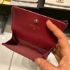 Ví nữ Chanel màu đỏ da sần logo CC đính đá MHV18 2026
