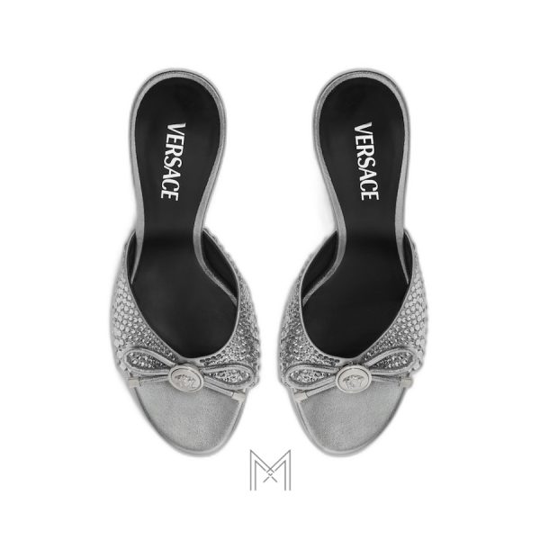 Dép cao gót Versace Opera Bow Embellished Mules 85 mm màu bạc MDV22