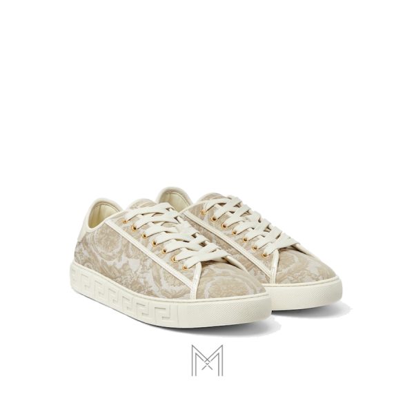 Giày thể thao Versace màu be hoạ tiết Baroque MGV038