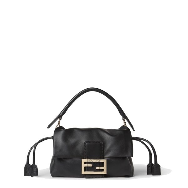 Túi xách Fendi Baguett Soft nappa màu đen khoá vàng MHH032